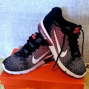 Nike Air Max Sequent 2